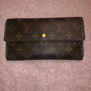 Louis Vuitton Sarah Wallet in Monogram